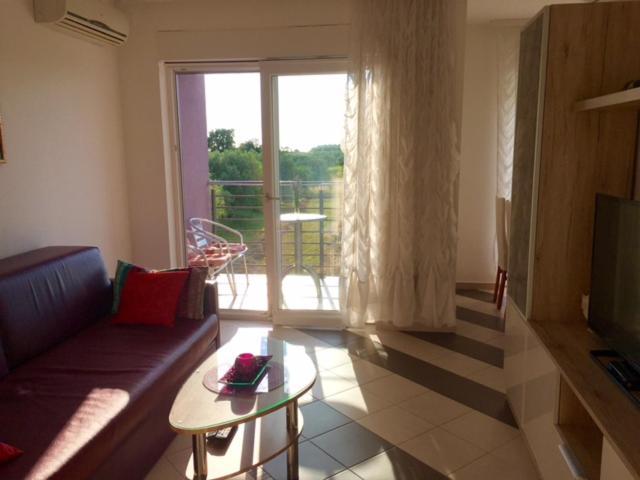 Apartment Mirella Umag Bagian luar foto