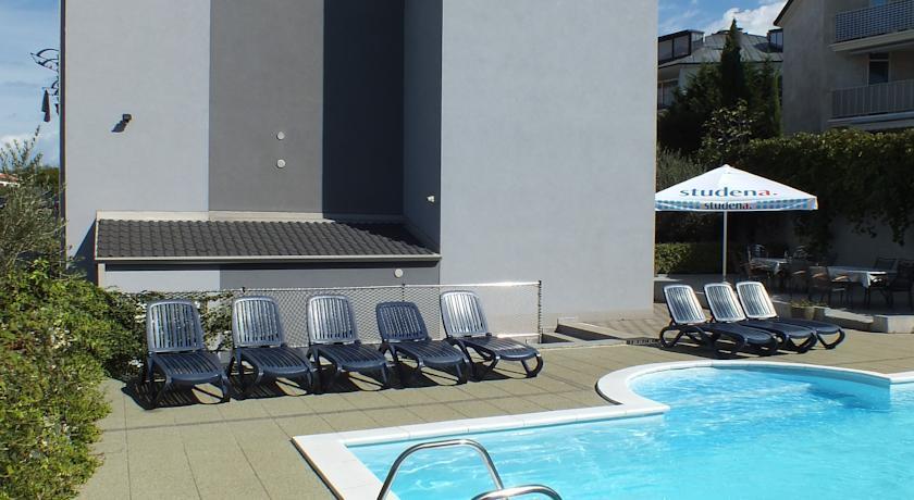 Apartment Mirella Umag Bagian luar foto