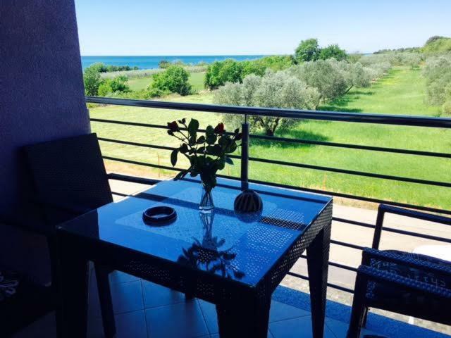 Apartment Mirella Umag Bagian luar foto